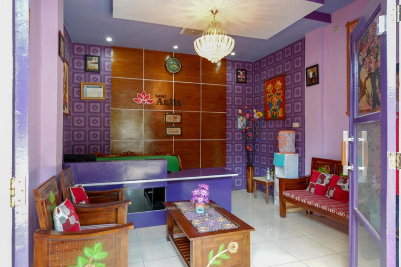 Reddoorz @ Hotel Aulia Majene Bagian luar foto