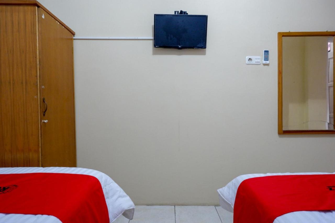Reddoorz @ Hotel Aulia Majene Bagian luar foto