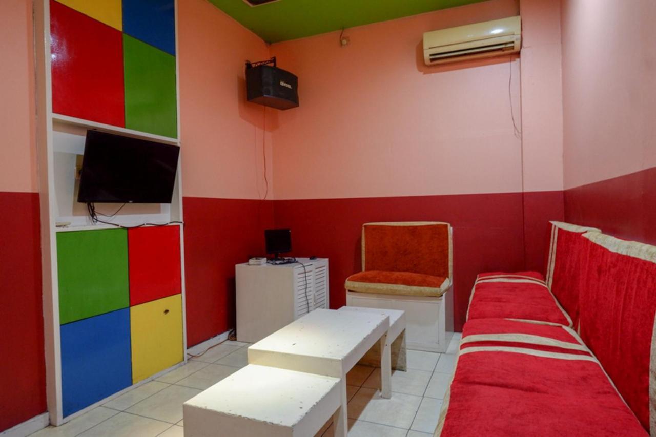 Reddoorz @ Hotel Aulia Majene Bagian luar foto