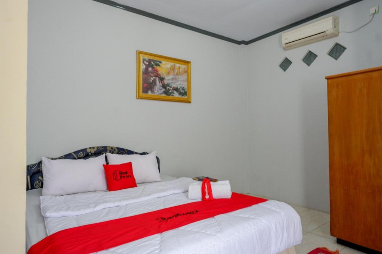 Reddoorz @ Hotel Aulia Majene Bagian luar foto