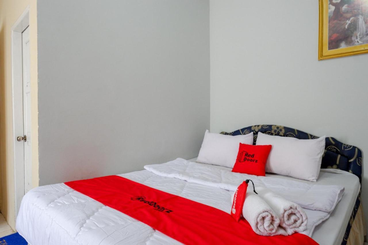 Reddoorz @ Hotel Aulia Majene Bagian luar foto