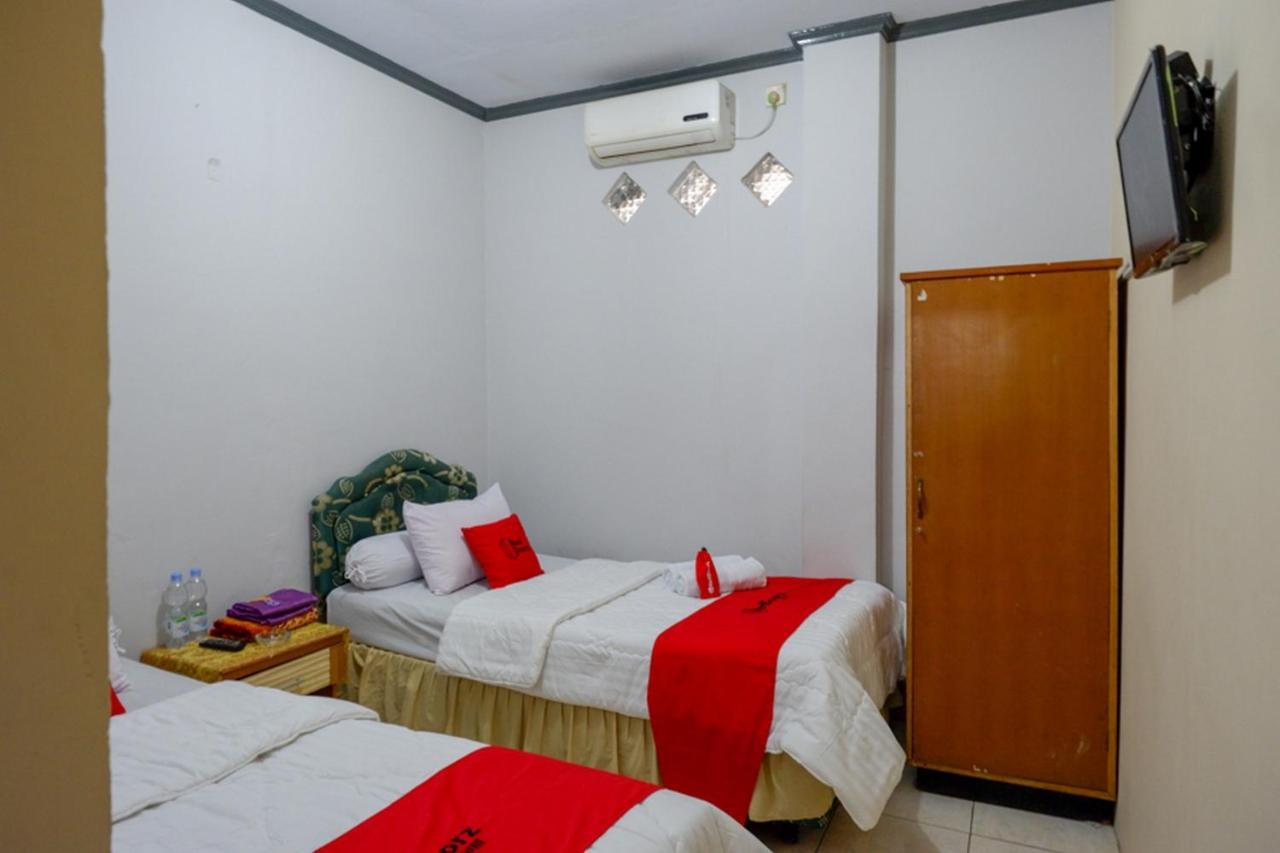 Reddoorz @ Hotel Aulia Majene Bagian luar foto
