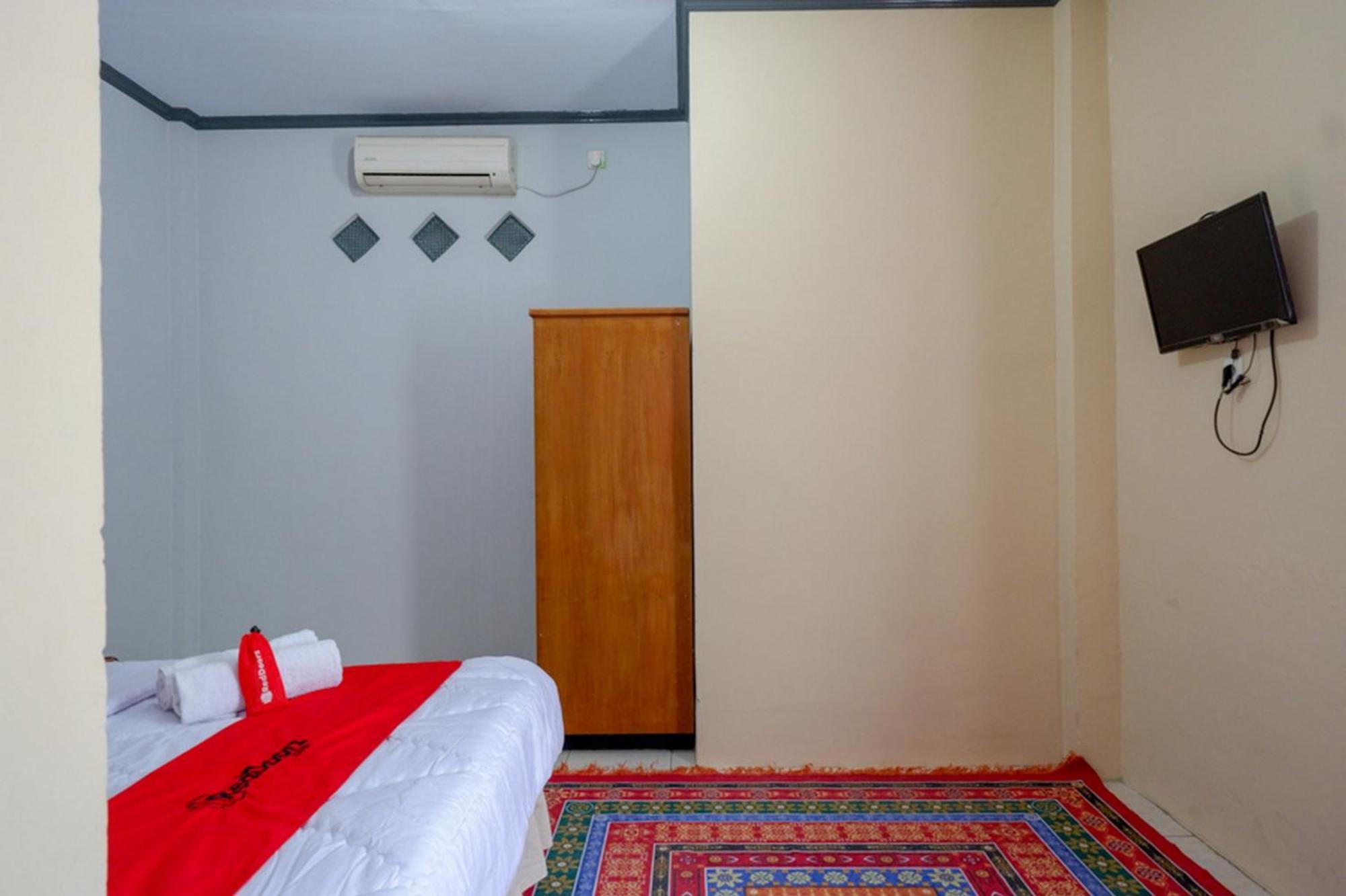 Reddoorz @ Hotel Aulia Majene Bagian luar foto